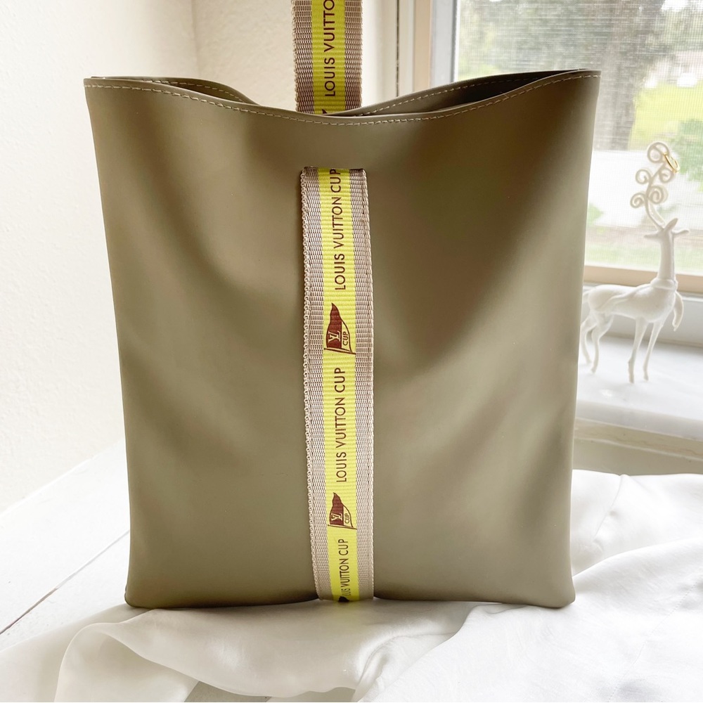 NEW Louis Vuitton Cup Bag